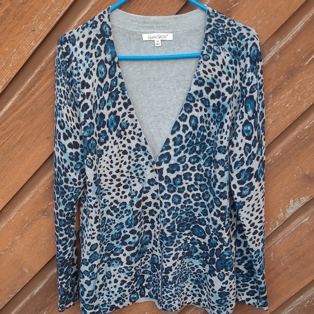 TravelSmith Blue Leopard-Print V-Neck Women's Cardigan.